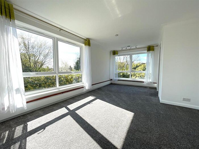 2 Bedroom Apartment To Rent In Bembridge Gardens, Ruislip, HA4