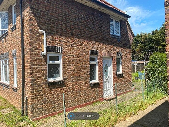 3 Bedroom Semi-Detached House To Rent In Queenswood Avenue, Hounslow, TW3