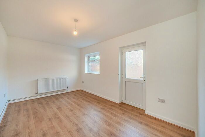 4 Bedroom Terraced House To Rent In Birchfield Avenue, Widnes, Cheshire, WA8