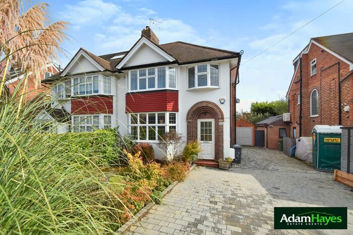 3 Bedroom Semi-Detached House To Rent In Wolstonbury, Woodside Park, N12