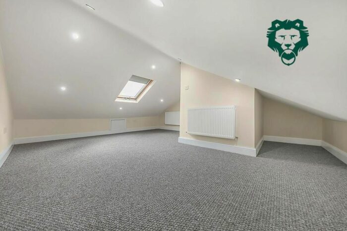 3 Bedroom Flat To Rent In North Birkbeck Road, London, E11