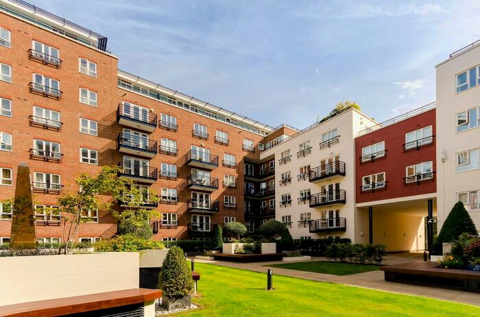 Parking/garage To Rent In Seven Kings Way, Kingston, KT2