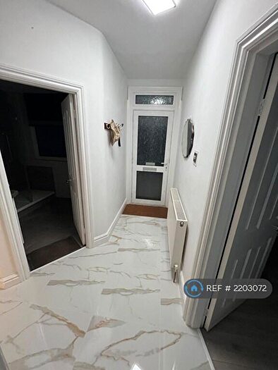 2 Bedroom Maisonette To Rent In Richmond Court, Wembley, HA9