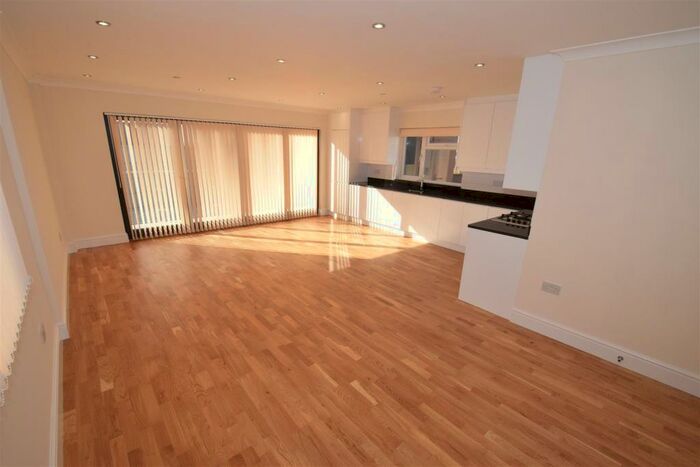 2 Bedroom Flat To Rent In Flat, Church Path Croydon Surrey, CR0