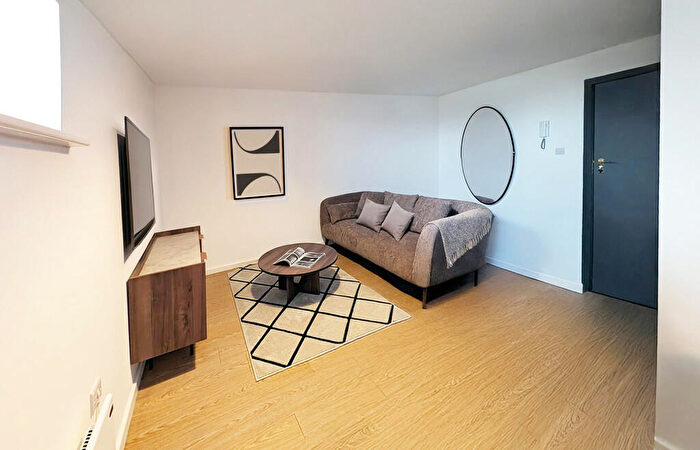 1 Bedroom Apartment To Rent In Rufus Court, LS14