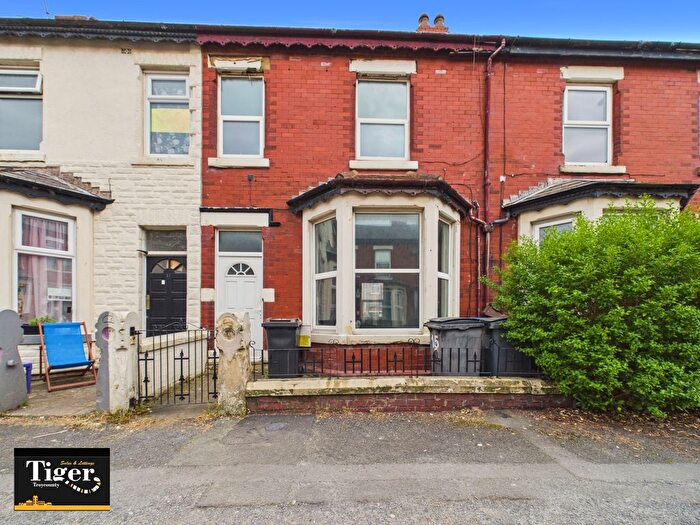 3 Bedroom Terraced House For Sale In Cunliffe Road, Blackpool, FY1