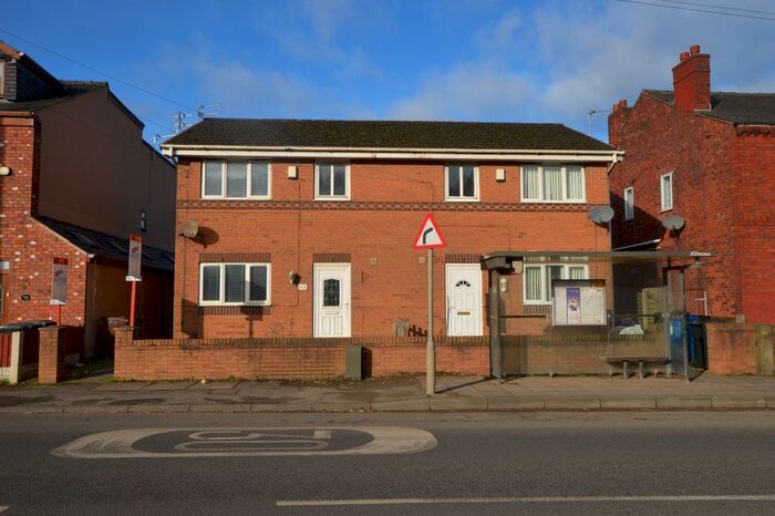 2 Bedroom Town House To Rent In Bolton Road, Bamfurlong, Wigan, WN2