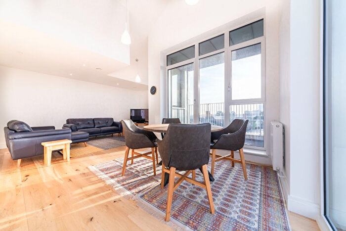 2 Bedroom Flat For Sale In Sovereign Tower, Emily Street, Canning Town, E16