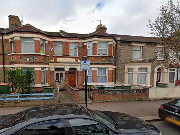 2 Bedroom Flat To Rent In Meanley Road, Manor Park, London, E12