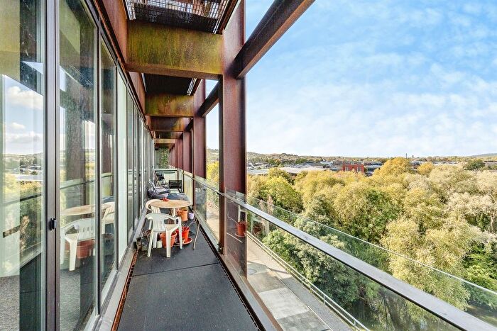 1 Bedroom Flat For Sale In Lake Shore Drive, Bristol, BS13