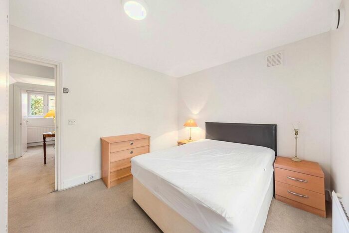 2 Bedroom Flat To Rent In Abbeville Road, Abbeville Village, London, SW4