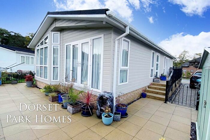 Park Home For Sale In Hazel Grove, Regency Heights, Blandford Road, Poole, BH16