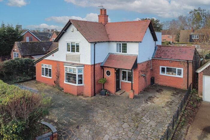 4 Bedroom Detached House For Sale In Leighton Road, Wing, Buckinghamshire, LU7