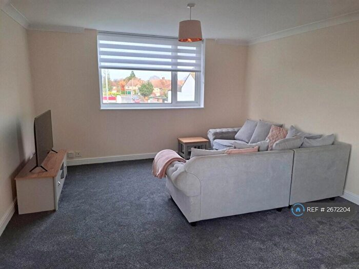 2 Bedroom Flat To Rent In Bishops Walk, Aylesbury, HP21
