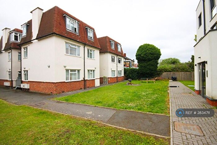 3 Bedroom Flat To Rent In Lime Court, Kingston Upon Thames, KT1