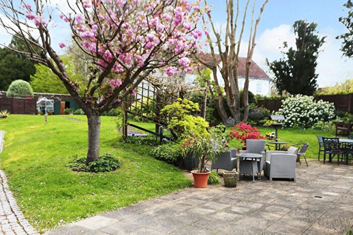1 Bedroom Flat For Sale In Roman Row, Bishops Waltham, SO32
