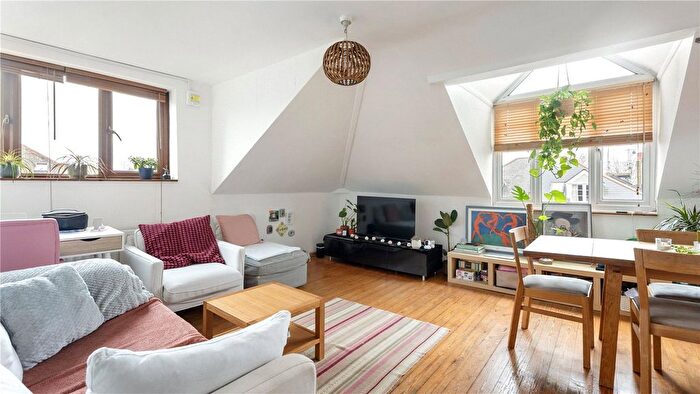 2 Bedroom Flat To Rent In Tierney Road, London, SW2