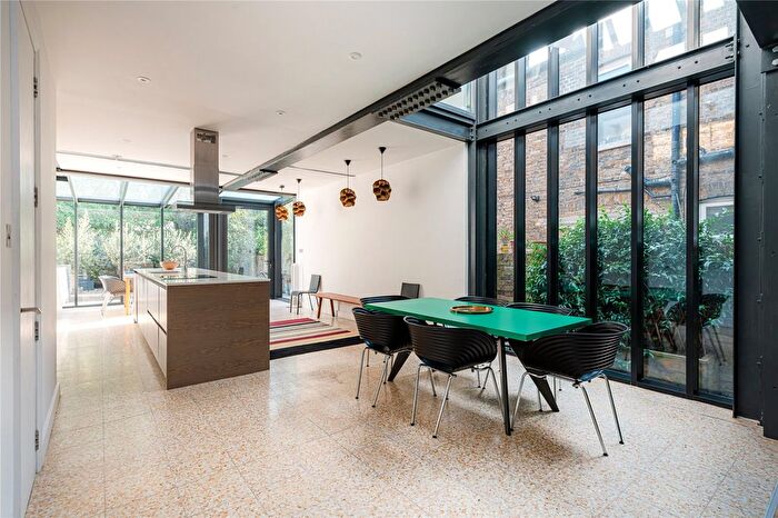 4 Bedroom Detached House To Rent In Oxford Gardens, Notting Hill, London, W10