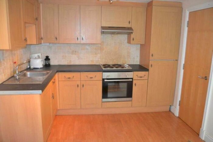 4 Bedroom Flat To Rent In Llanbleddian, Cardiff, CF24