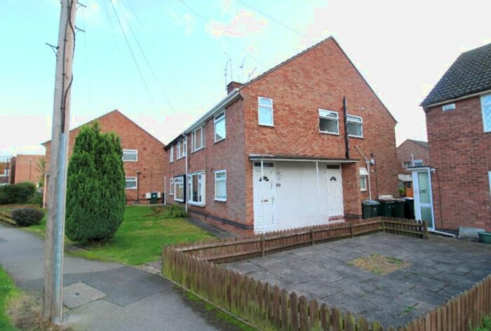 2 Bedroom Maisonette To Rent In Yarningale Road, Willenhall, Coventry, CV3