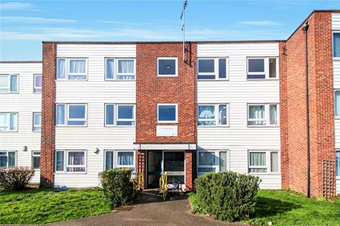 2 Bedroom Apartment For Sale In Sutton Road, Southend-on-Sea, Essex, SS2