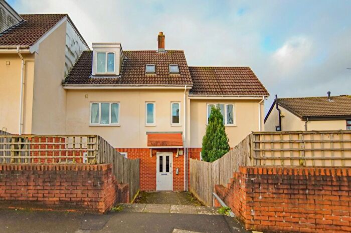 2 Bedroom Flat To Rent In St Silas Court, Stockwood, Bristol, BS14