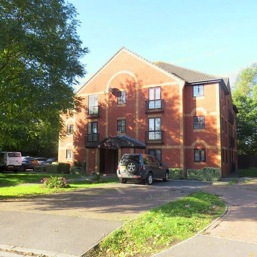 2 Bedroom Flat To Rent In Pennycress, Weston Super Mare, North Somerset, BS22