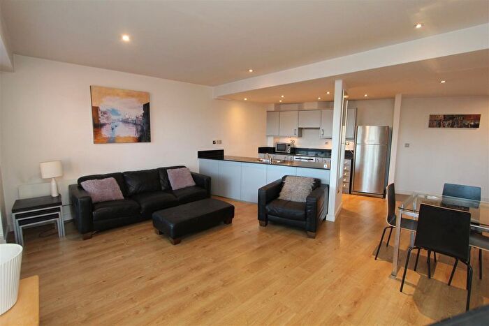 2 Bedroom Flat To Rent In Dock Street, Leeds, LS10