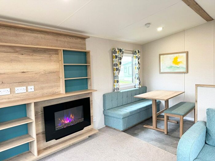 2 Bedroom Mobile/park Home For Sale In Capernwray, Carnforth, LA6