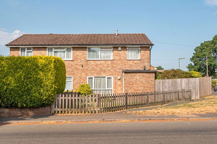 3 Bedroom Semi-Detached House For Sale In Coulsdon Road, Caterham, CR3