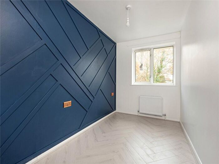 3 Bedroom Terraced House For Sale In Bennetts Close, Mitcham, CR4