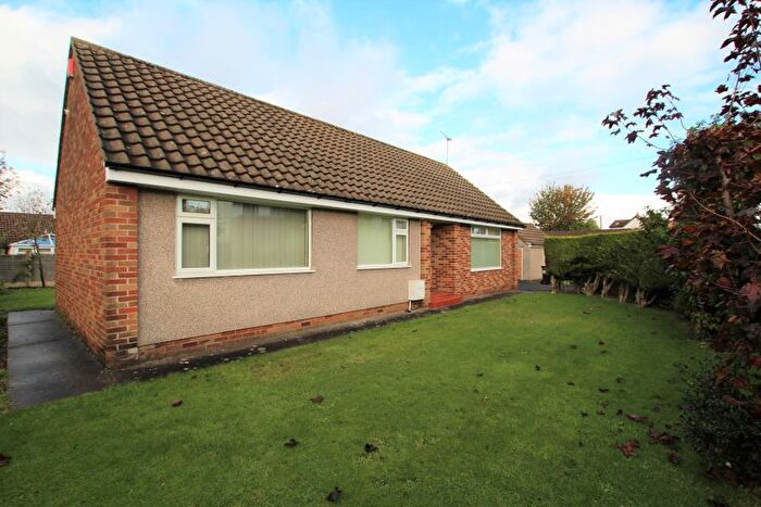 3 Bedroom Bungalow To Rent In North Road - Stoke Gifford, BS34
