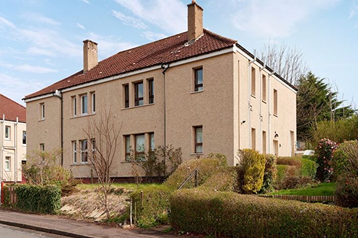 2 Bedroom Flat For Sale In Brabloch Crescent, Paisley, PA3