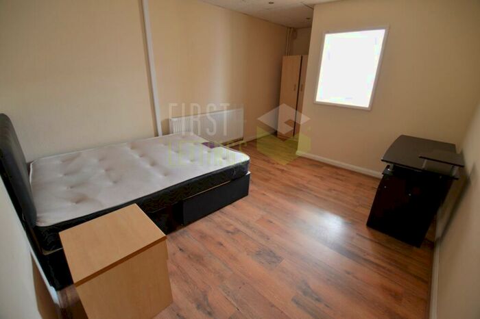 4 Bedroom Flat To Rent In London Road, Highfields, LE2