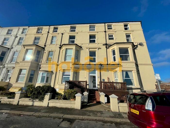 3 Bedroom Flat To Rent In Bright Crescent, Bridlington, YO15