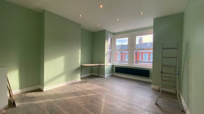 2 Bedroom Apartment To Rent In Churchfield Avenue, North Finchley, London, N12