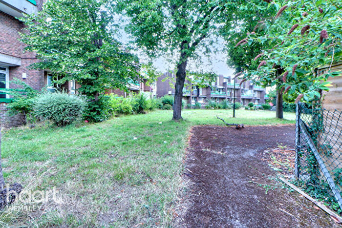 1 Bedroom Flat For Sale In Midwood Close, London, NW2