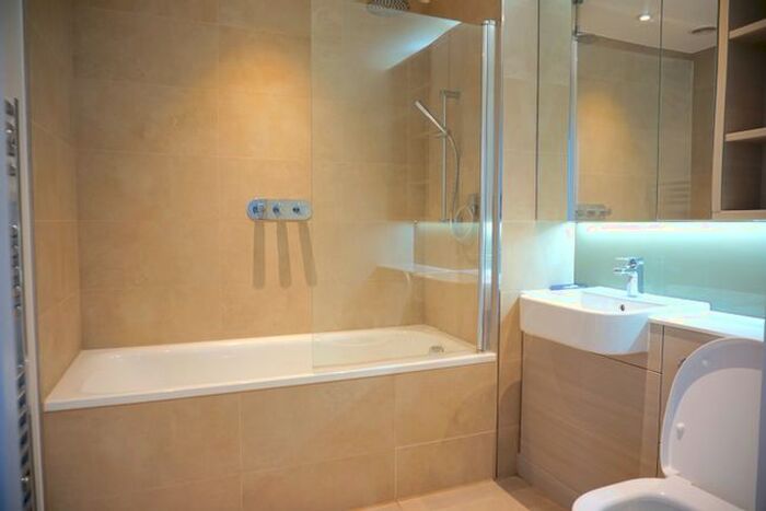 1 Bedroom Flat For Sale In Glasshouse Gardens, London, E20