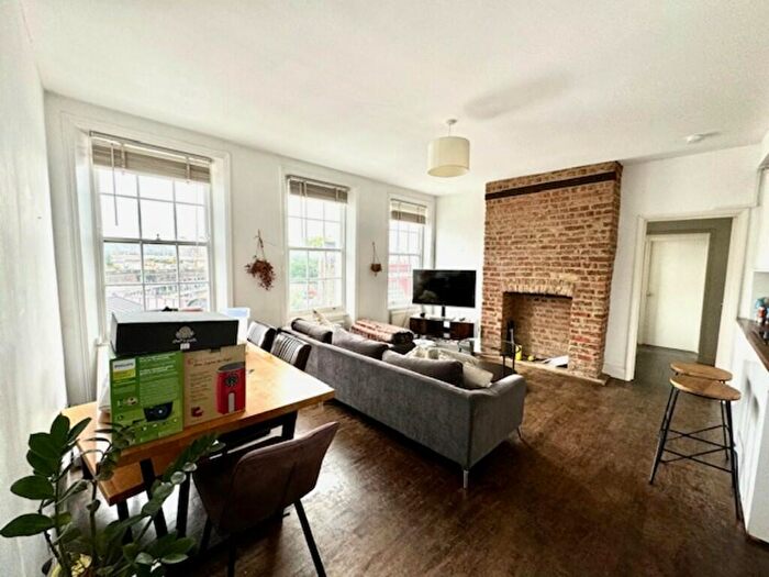 2 Bedroom Apartment To Rent In Kentish Town Road, London, NW5