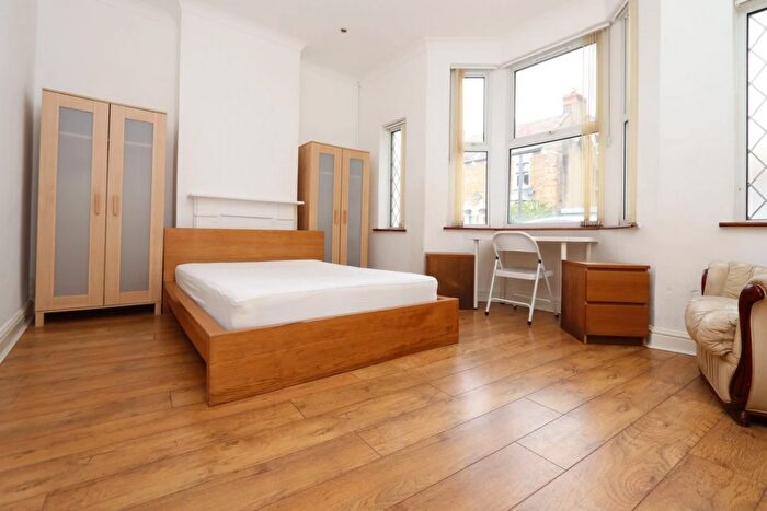 1 Bedroom House To Rent In Mellish Street, London, E14