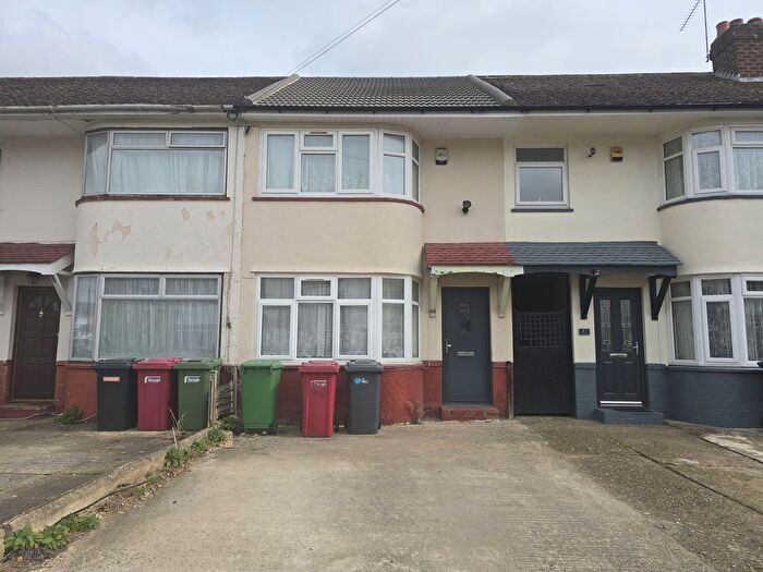 3 Bedroom Property To Rent In Lewins Way, Slough, SL1