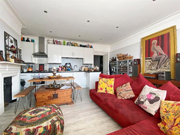 2 Bedroom Flat To Rent In Richardson Road - Hidden Gem Location, BN3