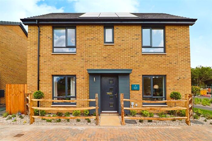 3 Bedroom Detached House For Sale In Kings Drive, Cardiff, CF3