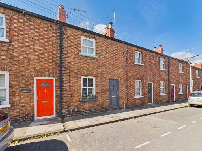 1 Bedroom Terraced House For Sale In Devonshire Street, Cheltenham, GL50