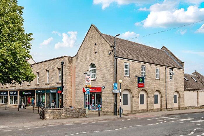 2 Bedroom Flat For Sale In Market Square, Witney, OX28
