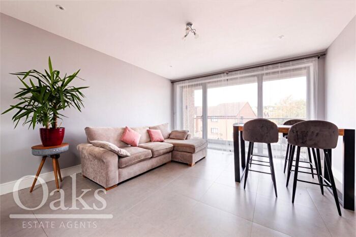 2 Bedroom Apartment For Sale In Holmesdale Road, South Norwood, SE25