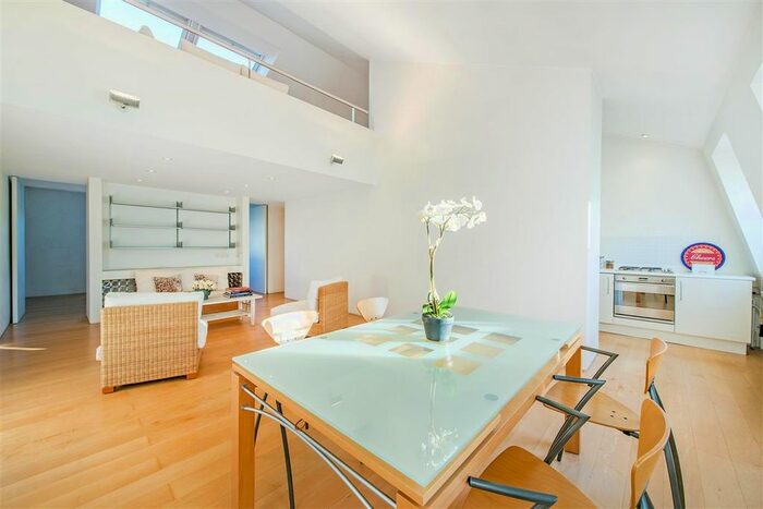 2 Bedroom Flat To Rent In Grenville Place, London, SW7