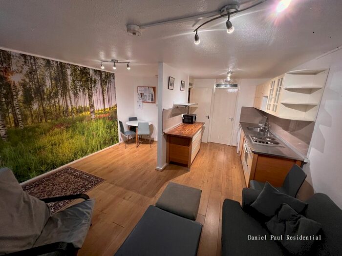 1 Bedroom Flat To Rent In Camborne Mews, London, W11