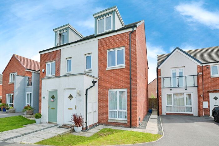 3 Bedroom Town House For Sale In Horden Burn Close, Stockton-On-Tees, TS18