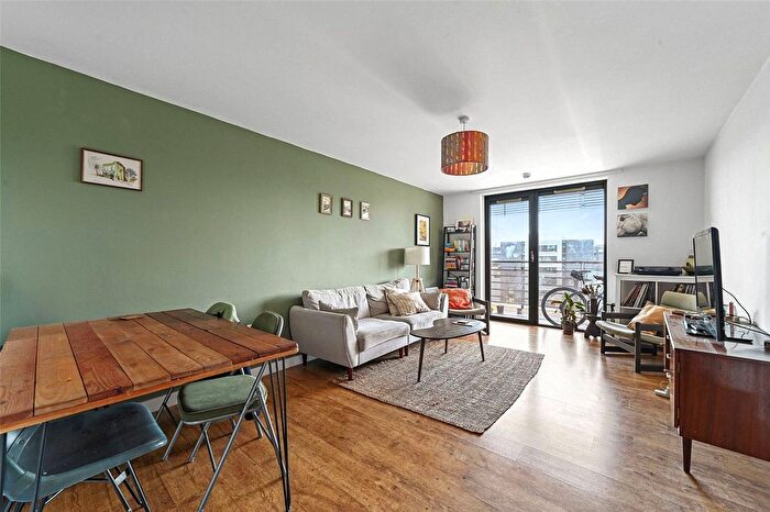 2 Bedroom Flat For Sale In Palmers Road, London, E2